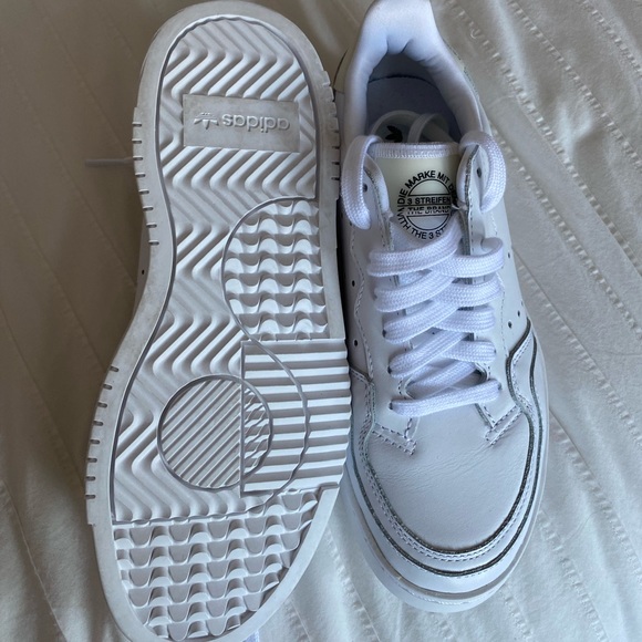 Adidas Original SZ 6 - Picture 2 of 8